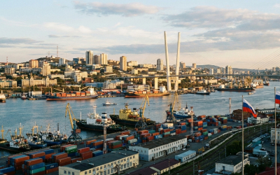 Порт Владивосток